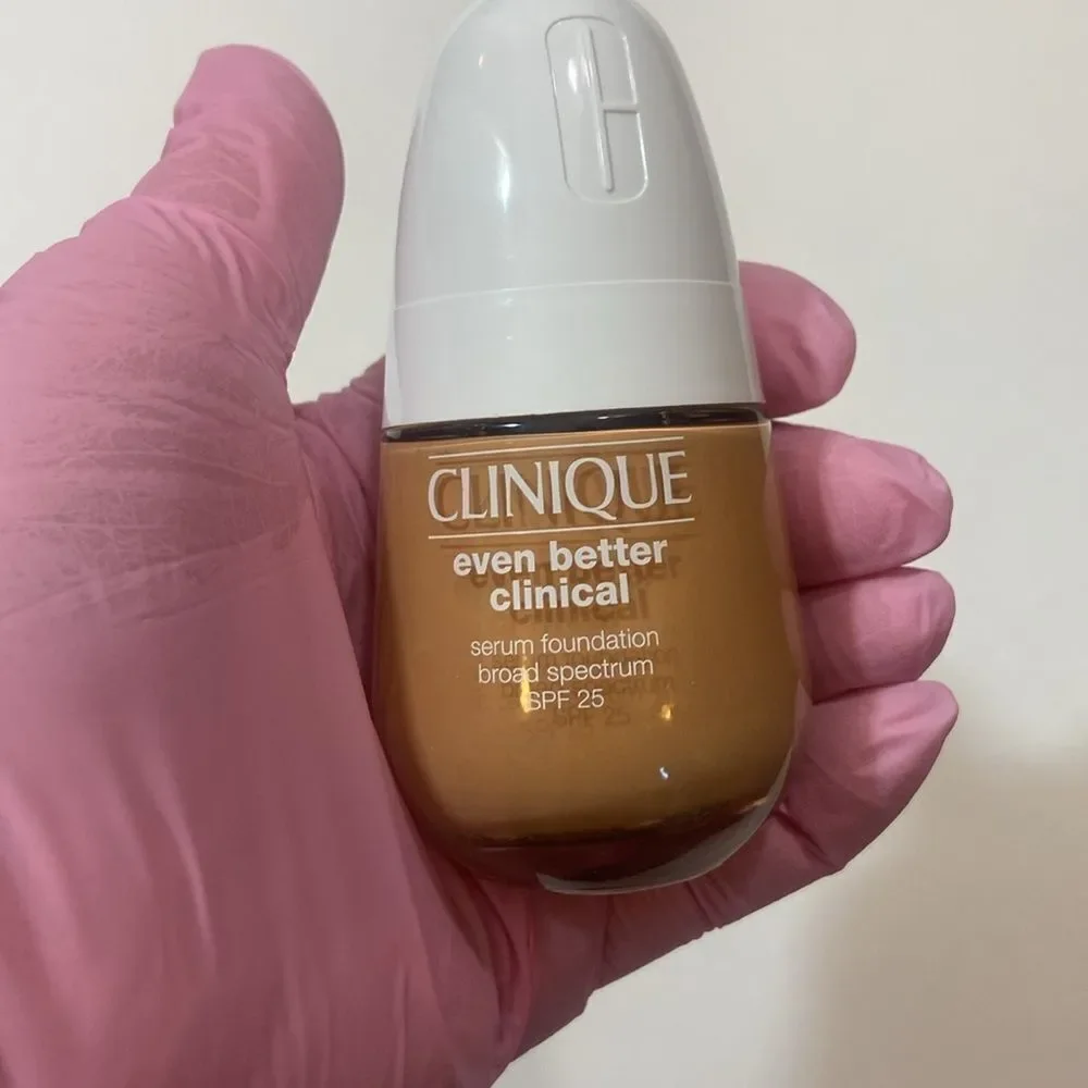Clinique Even Better Clinical Serum Foundation Broad Spectrum SPF 25